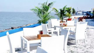 Heads up Mumbai! This beautiful seaside restaurant is just a 20 minute boat ride away Heads up Mumbai! This beautiful seaside restaurant is just a 20 minute boat ride away