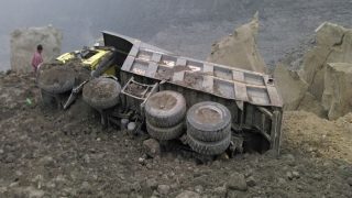 Jharkhand mine collapse: Death toll rises to nine, rescue ops underway Jharkhand mine collapse: Death toll rises to nine, rescue ops underway
