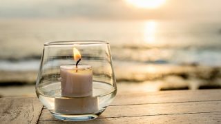 This new Juhu seaside lounge is perfect for enjoying the sunset & romantic date nights This new Juhu seaside lounge is perfect for enjoying the sunset & romantic date nights