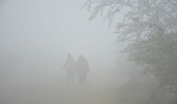 Fog continues in Delhi.