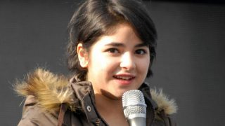 Dangal girl Zaira Wasim receives support from Anupam Kher, Barkha Dutt, Omar Abdullah, Javed Akhtar after Facebook post goes viral Dangal girl Zaira Wasim receives support from Anupam Kher, Barkha Dutt, Omar Abdullah, Javed Akhtar after Facebook post goes viral