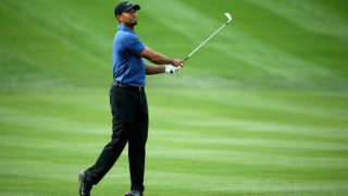 Tiger Woods struggles in Dubai Desert Classic, shoots 77 in 1st round Tiger Woods struggles in Dubai Desert Classic, shoots 77 in 1st round