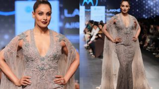 Lakme Fashion Week 2017: Bipasha Basu graces the ramp for Falguni and Shane Peacock on Day 3 Lakme Fashion Week 2017: Bipasha Basu graces the ramp for Falguni and Shane Peacock on Day 3
