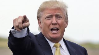 Alec Baldwin revives his role as Donald Trump on SNL Alec Baldwin revives his role as Donald Trump on SNL