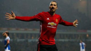 Zlatan Ibrahimovic Failed to Surpass Robin Van Persie at Manchester United Zlatan Ibrahimovic Failed to Surpass Robin Van Persie at Manchester United