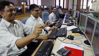 Markets End in Green, Sensex Slips 79 Points to Close at 31,592, Nifty Below 9,887 Markets End in Green, Sensex Slips 79 Points to Close at 31,592, Nifty Below 9,887