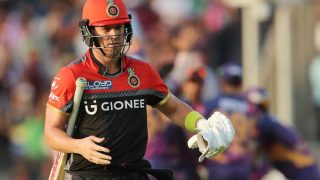 AB de Villiers Honoured by Sourav Ganguly as he Rings Bell at The Eden Gardens To Start Kolkata-Bangalore Indian T20 League Contest AB de Villiers Honoured by Sourav Ganguly as he Rings Bell at The Eden Gardens To Start Kolkata-Bangalore Indian T20 League Contest