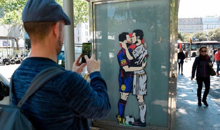 Image result for el-clasico-ronaldo messi kissing image graffiti