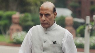 Rajnath Singh in Srinagar, Meets Mehbooba Mufti Over Kashmir Issue Rajnath Singh in Srinagar, Meets Mehbooba Mufti Over Kashmir Issue