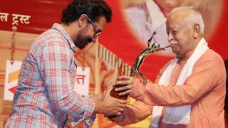 Aamir Khan accepts award from RSS chief, here's how Twitter reacted Aamir Khan accepts award from RSS chief, here's how Twitter reacted