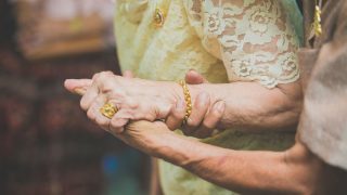 Married LGBT oldies healthier, happier than singles Married LGBT oldies healthier, happier than singles