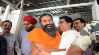 Baba Ramdev meets Raj Thackeray; MNS chief hails yoga guru for promoting Hindu traditions Baba Ramdev meets Raj Thackeray; MNS chief hails yoga guru for promoting Hindu traditions