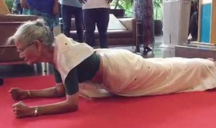 Milind Soman's 78-year-old mother does a plank for 80 seconds
