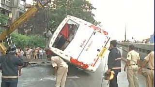 Dadar: One dead, 34 injured after luxury bus rams into road divider Dadar: One dead, 34 injured after luxury bus rams into road divider
