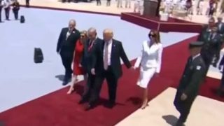 Melania Trump swats away US President Donald Trump's hand, Twitterati loves the rebuke (Watch video) Melania Trump swats away US President Donald Trump's hand, Twitterati loves the rebuke (Watch video)