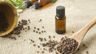 Health benefits of black pepper essential oil: 10 amazing health benefits of black pepper oil Health benefits of black pepper essential oil: 10 amazing health benefits of black pepper oil