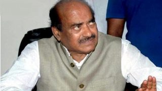 TDP MP Diwakar Reddy creates ruckus at Visakhapatnam airport after being denied boarding for late entry TDP MP Diwakar Reddy creates ruckus at Visakhapatnam airport after being denied boarding for late entry