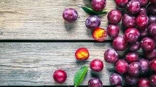 Health benefits of plum: 10 reasons to eat more plums this monsoon Health benefits of plum: 10 reasons to eat more plums this monsoon