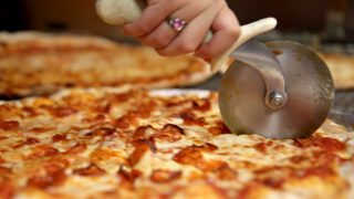 California creates Guinness World Records for world's longest pizza leaving Italy behind (Watch Video) California creates Guinness World Records for world's longest pizza leaving Italy behind (Watch Video)