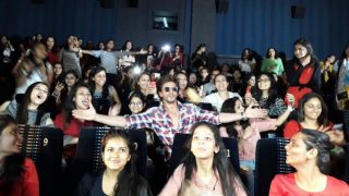 Here’s how Shah Rukh Khan made all the Sejals in Ahmedabad go weak in their knees! Here’s how Shah Rukh Khan made all the Sejals in Ahmedabad go weak in their knees!