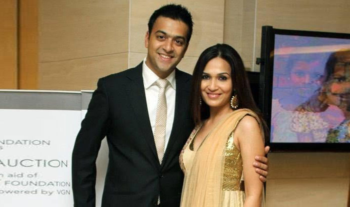 Rajinikanth's daughter Soundarya and husband Ashwin get officially divorced Rajinikanth's daughter Soundarya and husband Ashwin get officially divorced