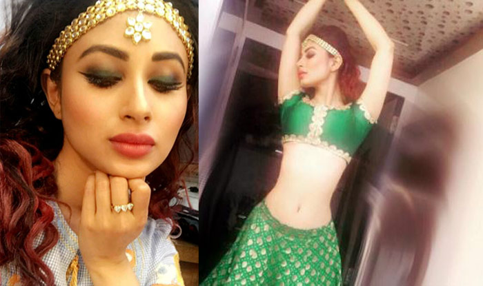 Mouni Roy begins prep for Akshay Kumar starrer 'Gold'