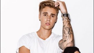 Justin Bieber Banned by China For His Previous Antic Of Being Carried Up The Great Wall of China By His Bodyguards? Justin Bieber Banned by China For His Previous Antic Of Being Carried Up The Great Wall of China By His Bodyguards?