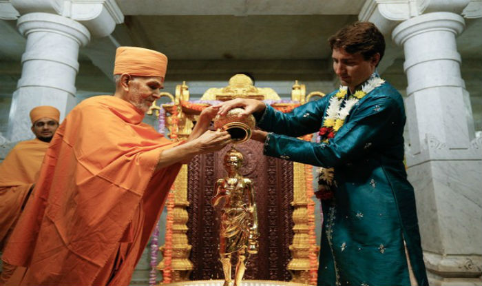 Trudeau clad in kurta pyjama attends event in Hindu temple
