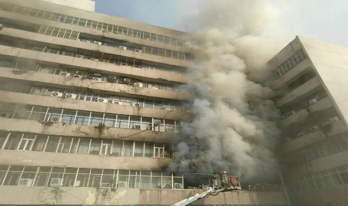 Delhi: Massive fire broke out at Lok Nayak Bhawan