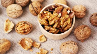 Health Benefits of Walnuts: 6 Incredible Benefits of Eating Walnuts Every Day Health Benefits of Walnuts: 6 Incredible Benefits of Eating Walnuts Every Day