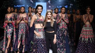 Kriti Sanon Dazzles at Arpita Mehta’s Midnight Muse Show at Lakme Fashion Week 2017! Kriti Sanon Dazzles at Arpita Mehta’s Midnight Muse Show at Lakme Fashion Week 2017!