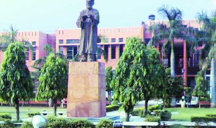 Centre's U-turn on Jamia Milia Islamia's status Centre's U-turn on Jamia Milia Islamia's status