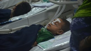 Politics over Gorakhpur Children’s Deaths: Shiv Sena Takes a Dig at Prime Minister Narendra Modi Politics over Gorakhpur Children’s Deaths: Shiv Sena Takes a Dig at Prime Minister Narendra Modi