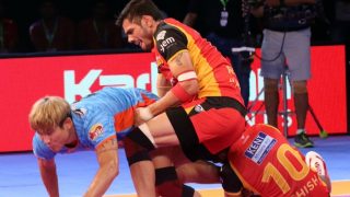 Bengaluru Bulls vs Bengal Warriors PKL 5: Bengaluru Beat Bengal to Take Top Spot Bengaluru Bulls vs Bengal Warriors PKL 5: Bengaluru Beat Bengal to Take Top Spot