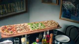 Rejoice Pizza Lovers! This Place In Mumbai Serves A Whopping 40 Inch Pizza! Rejoice Pizza Lovers! This Place In Mumbai Serves A Whopping 40 Inch Pizza!