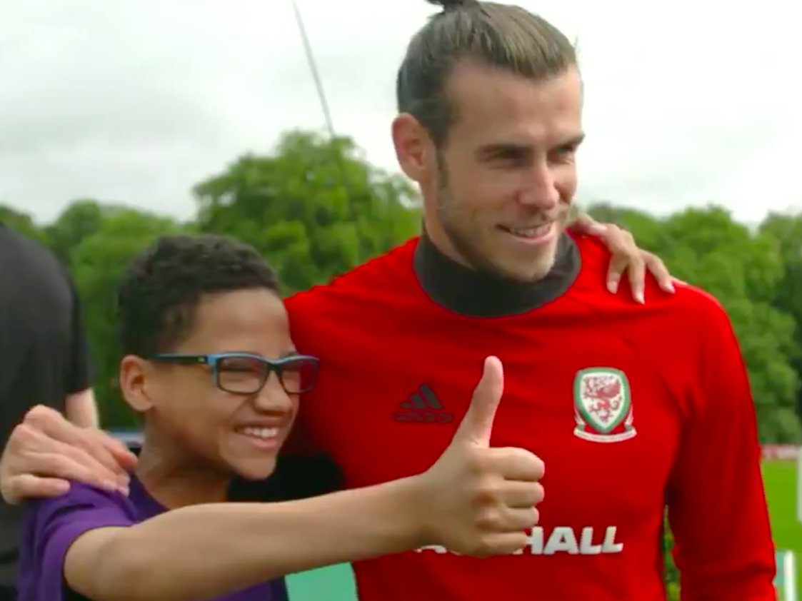 Young Fan Meets Football Idol Gareth Bale, Video Goes Viral - India.com