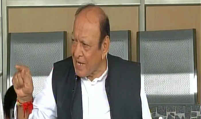 Shankersinh Vaghela's Floats Third Front In Gujarat, Could Hurt Congress Shankersinh Vaghela's Floats Third Front In Gujarat, Could Hurt Congress