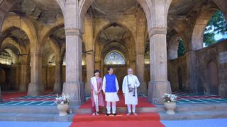 Japanese Prime Minister Shinzo Abe and His Wife Akie Abe Flaunted Traditional Indian Outfits While Meeting Prime Minister Narendra Modi! VIEW PICS Japanese Prime Minister Shinzo Abe and His Wife Akie Abe Flaunted Traditional Indian Outfits While Meeting Prime Minister Narendra Modi! VIEW PICS