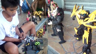 Superhero Action Figures Made From Used Rubber Chappals Will Give Tough Competition To Any Toy Manufacturing Company Superhero Action Figures Made From Used Rubber Chappals Will Give Tough Competition To Any Toy Manufacturing Company