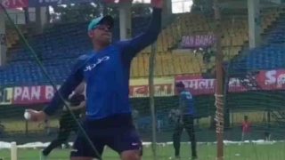 MS Dhoni joins spin bowling, BCCI shares video । धोनी ने स्पिनर बन खूब की गेंदबाजी, वीडियो हो रहा है वायरल MS Dhoni joins spin bowling, BCCI shares video । धोनी ने स्पिनर बन खूब की गेंदबाजी, वीडियो हो रहा है वायरल