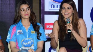Filmmakers Replace Taapsee Pannu With Kriti Sanon To Star Opposite John Abraham Filmmakers Replace Taapsee Pannu With Kriti Sanon To Star Opposite John Abraham