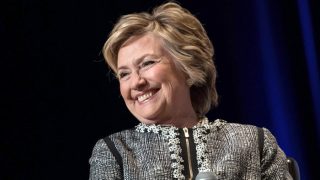Hillary Clinton Sends Pizza To Fans Waiting Overnight For Her Book Signing Hillary Clinton Sends Pizza To Fans Waiting Overnight For Her Book Signing
