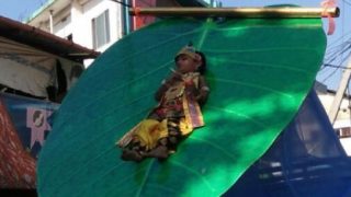 Kerala: Image of 3-year-old Krishna Tied to Artificial Leaf During Janmashtami Procession Sparks Controversy, Child Rights Body Files Case Kerala: Image of 3-year-old Krishna Tied to Artificial Leaf During Janmashtami Procession Sparks Controversy, Child Rights Body Files Case