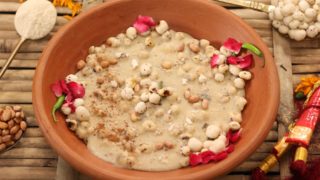 Navratri 2017 Vrat Recipe: How to Make Moongfali aur Makhane Ki Kadi at Home Navratri 2017 Vrat Recipe: How to Make Moongfali aur Makhane Ki Kadi at Home