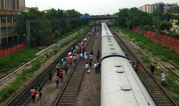 After Shaktipunj Exp, engine and wagon of Ranchi Rajdhani derail in Delhi After Shaktipunj Exp, engine and wagon of Ranchi Rajdhani derail in Delhi