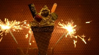 This Diwali Try India’s First and Most Expensive 24-Carat Gold Flakes Ice Cream at this Place This Diwali Try India’s First and Most Expensive 24-Carat Gold Flakes Ice Cream at this Place