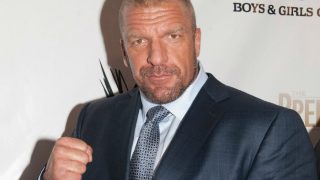 Triple H Attempts Amitabh Bachchan's Iconic Dialogue From Shahenshah While Promoting WWE In India (Watch Video) Triple H Attempts Amitabh Bachchan's Iconic Dialogue From Shahenshah While Promoting WWE In India (Watch Video)