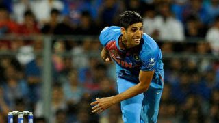 Ashish Nehra Retires at Home Ground in Delhi As India win First T20I Versus New Zealand Ashish Nehra Retires at Home Ground in Delhi As India win First T20I Versus New Zealand