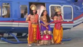 In Pics: Lord Ram, Sita And Laxman Arrive by ‘Pushpak Viman’ in Ayodhya on Diwali In Pics: Lord Ram, Sita And Laxman Arrive by ‘Pushpak Viman’ in Ayodhya on Diwali
