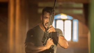 Salman Khan To Leave Fans In Awe Of His Six Pack Abs In A Shirtless Action Scene In Tiger Zinda Hai Salman Khan To Leave Fans In Awe Of His Six Pack Abs In A Shirtless Action Scene In Tiger Zinda Hai
